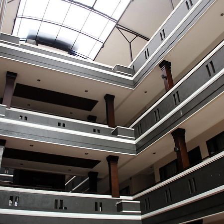 Zen Rooms Grand Hotel ليمبانغ المظهر الخارجي الصورة