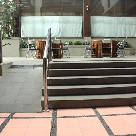 Zen Rooms Grand Hotel ليمبانغ المظهر الخارجي الصورة