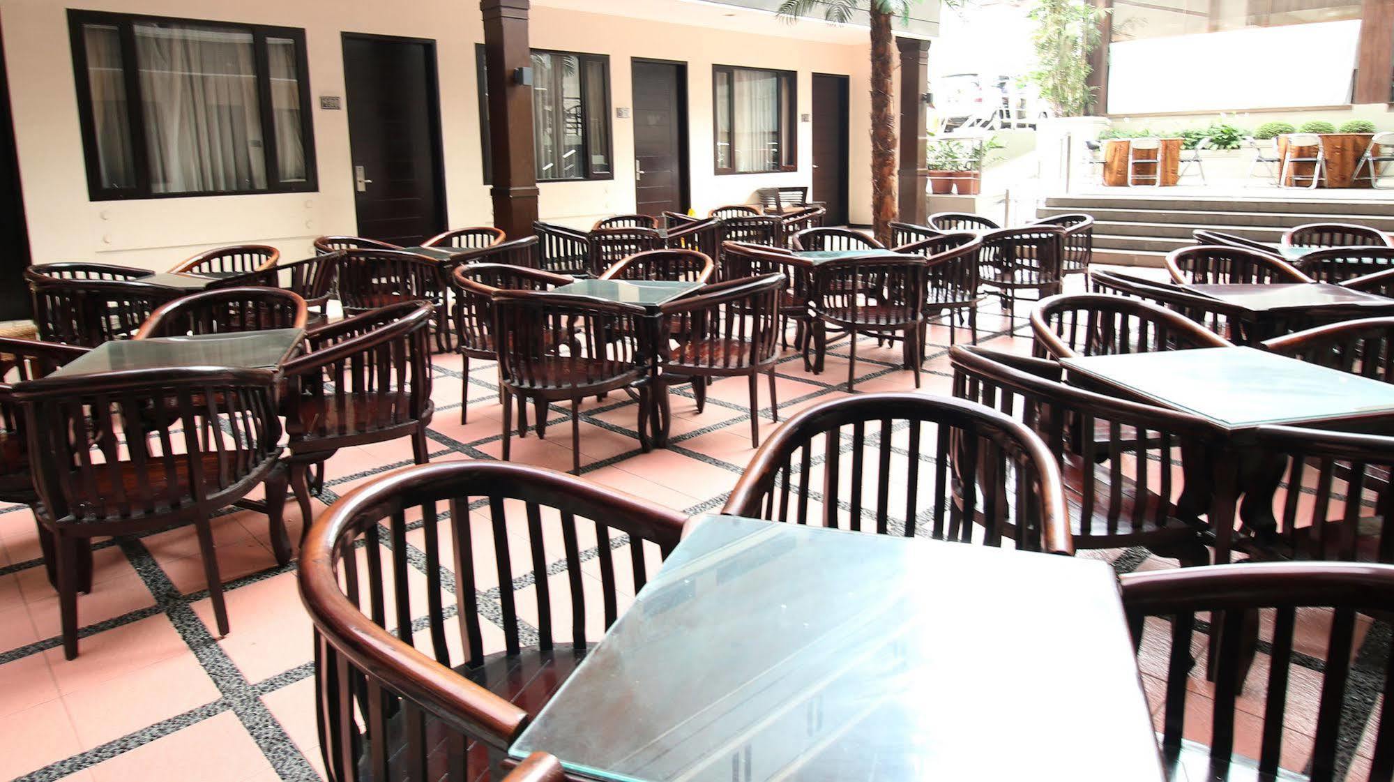 Zen Rooms Grand Hotel ليمبانغ المظهر الخارجي الصورة