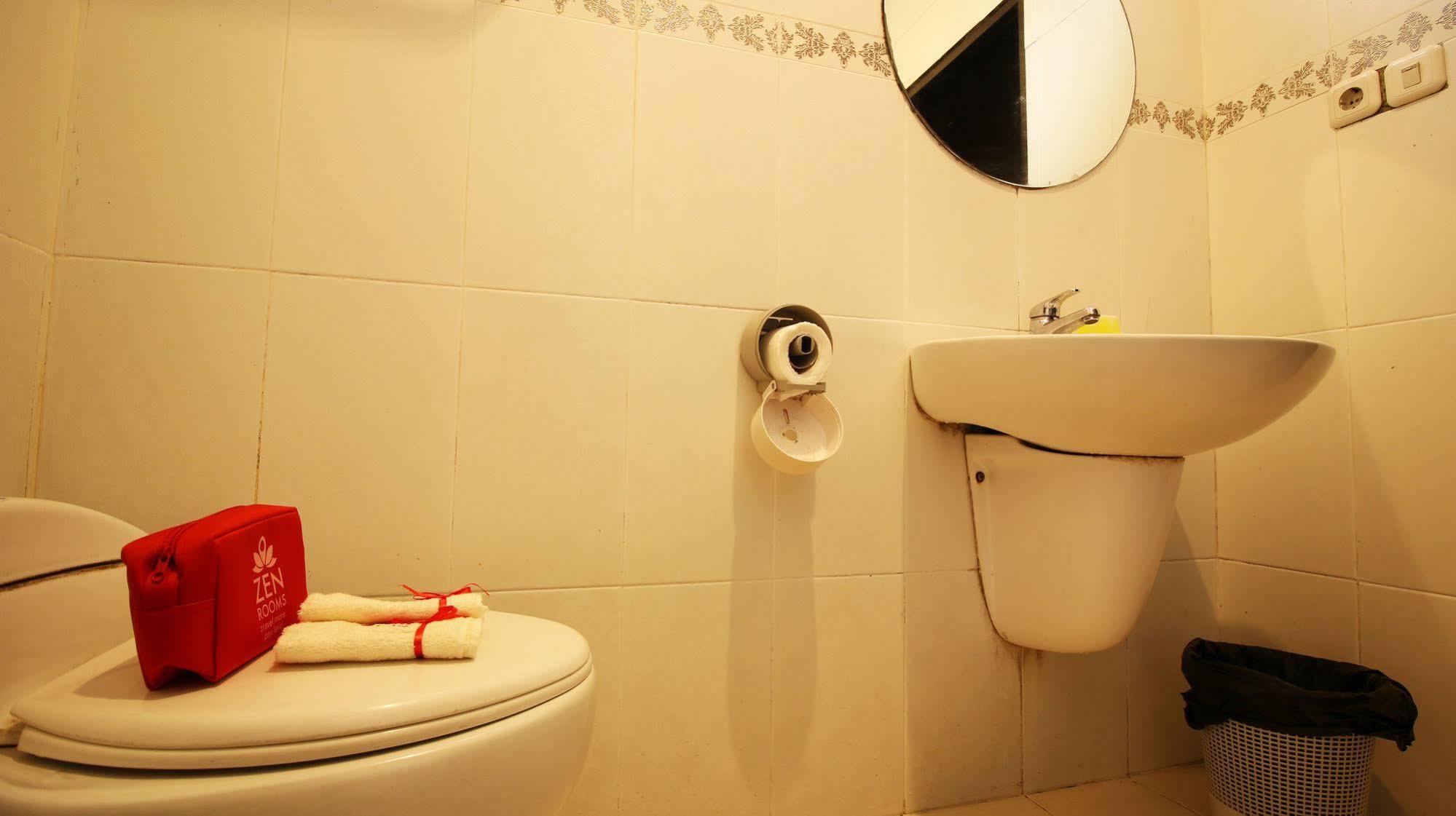 Zen Rooms Grand Hotel ليمبانغ المظهر الخارجي الصورة